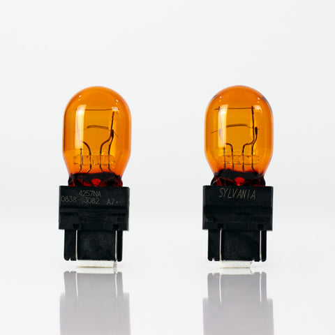 FOCO 4257NA 0759 3082 14V 30W 2 POLOS AMBAR JUEGO     SYLVANIA