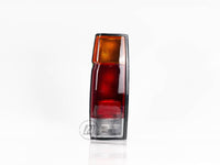 CALAVERA NISSAN PICK UP D21 94-01 AMBAR ROJO BLANCO IZQ      DEPO     REF 017-2305-01 327-L