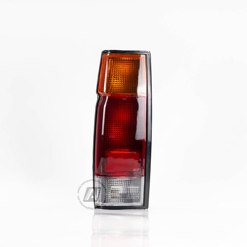 CALAVERA NISSAN PICK UP D21 94-01 AMBAR ROJO BLANCO IZQ      DEPO     REF 017-2305-01 327-L