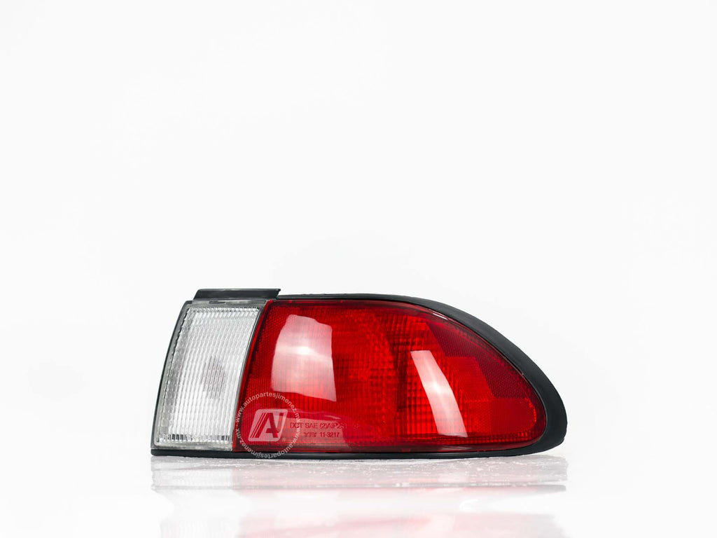 CALAVERA NISSAN SENTRA 00 BLANCO ROJO CON FOCO DER     TYC     REF  017-2316-06 11-3217-D0-6B